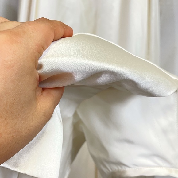 Sherri Hill 2 piece white with embroidered flowers along pockets - Picture 3 of 4